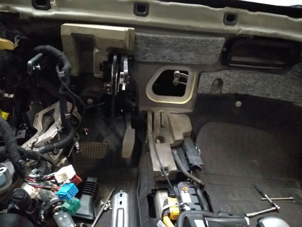 Chevrolet Cruze - замена корпуса отопителя из за неработающей заслонки